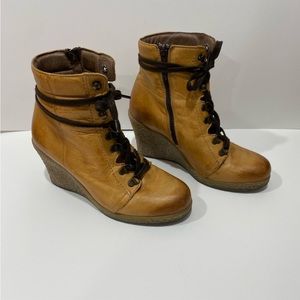 Buffalo Tan Brown Wedge Booties.  US8/EU38
